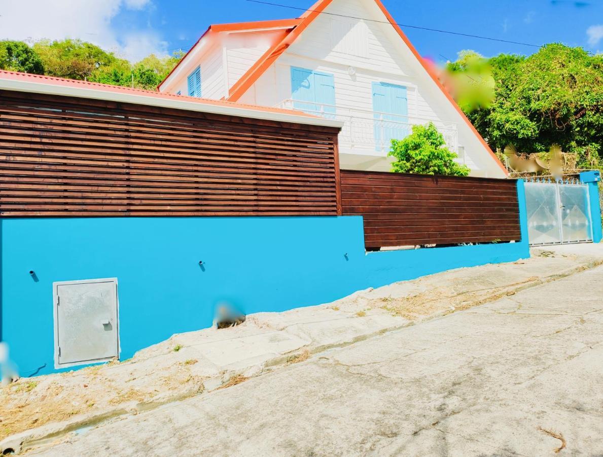 Location Maison Bleue avec piscine privative au Carbet Martinique Le Carbet Extérieur photo