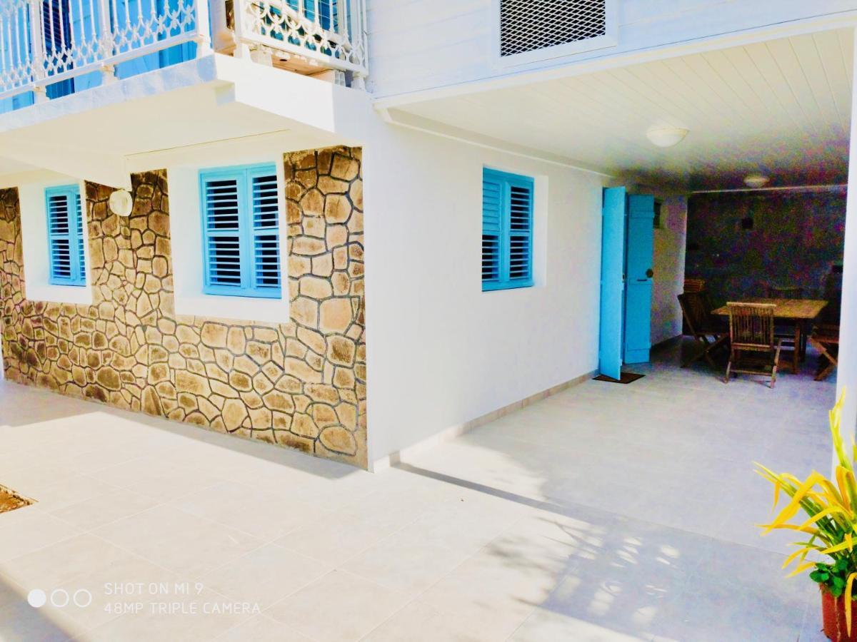 Location Maison Bleue avec piscine privative au Carbet Martinique Le Carbet Extérieur photo