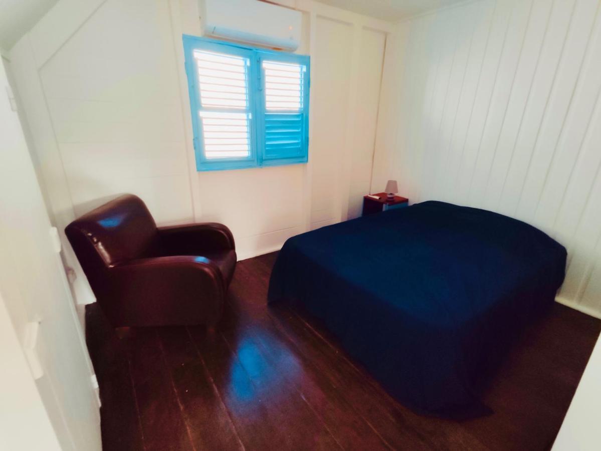 Location Maison Bleue avec piscine privative au Carbet Martinique Le Carbet Extérieur photo