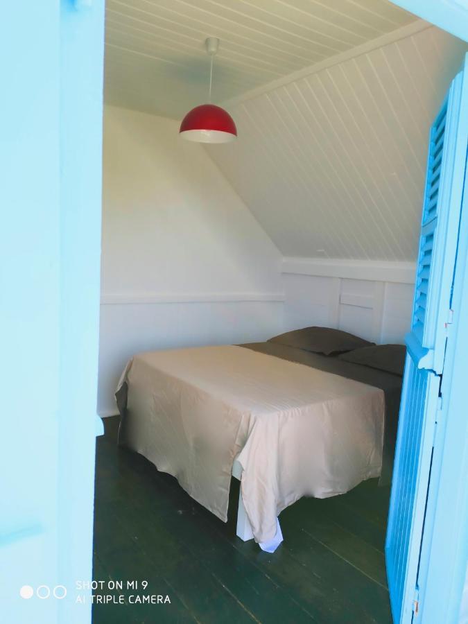 Location Maison Bleue avec piscine privative au Carbet Martinique Le Carbet Extérieur photo