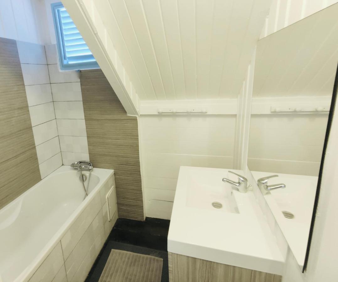 Location Maison Bleue avec piscine privative au Carbet Martinique Le Carbet Extérieur photo